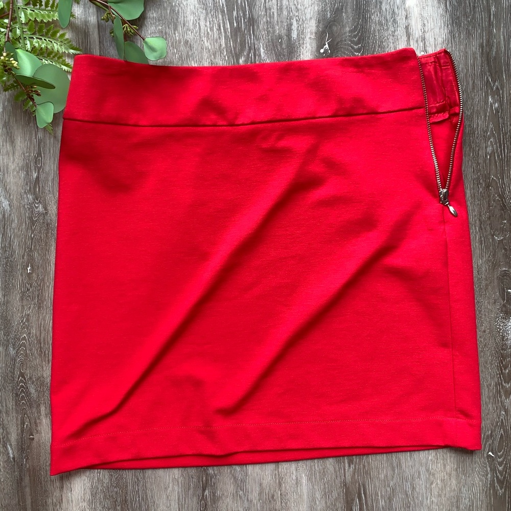 Banana Republic Red Zippered Pencil/Mini Skirt